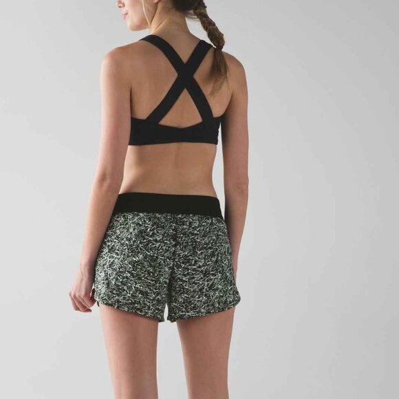 Lululemon Tracker Shorts IV size 10 - Picture 2 of 9